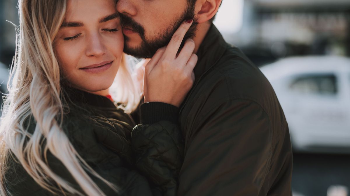 Partnerhoroskop im Herbst: So harmonisch wird die Beziehung