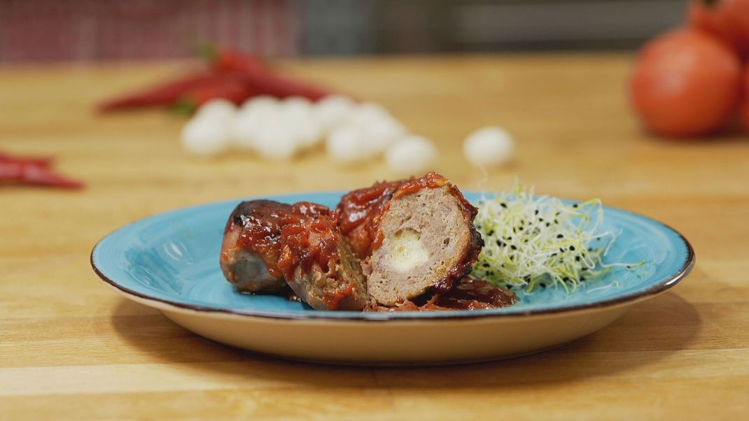Frisch gebruzzelt der Hit: Meatballs, ummantelt von knusprigem Speck