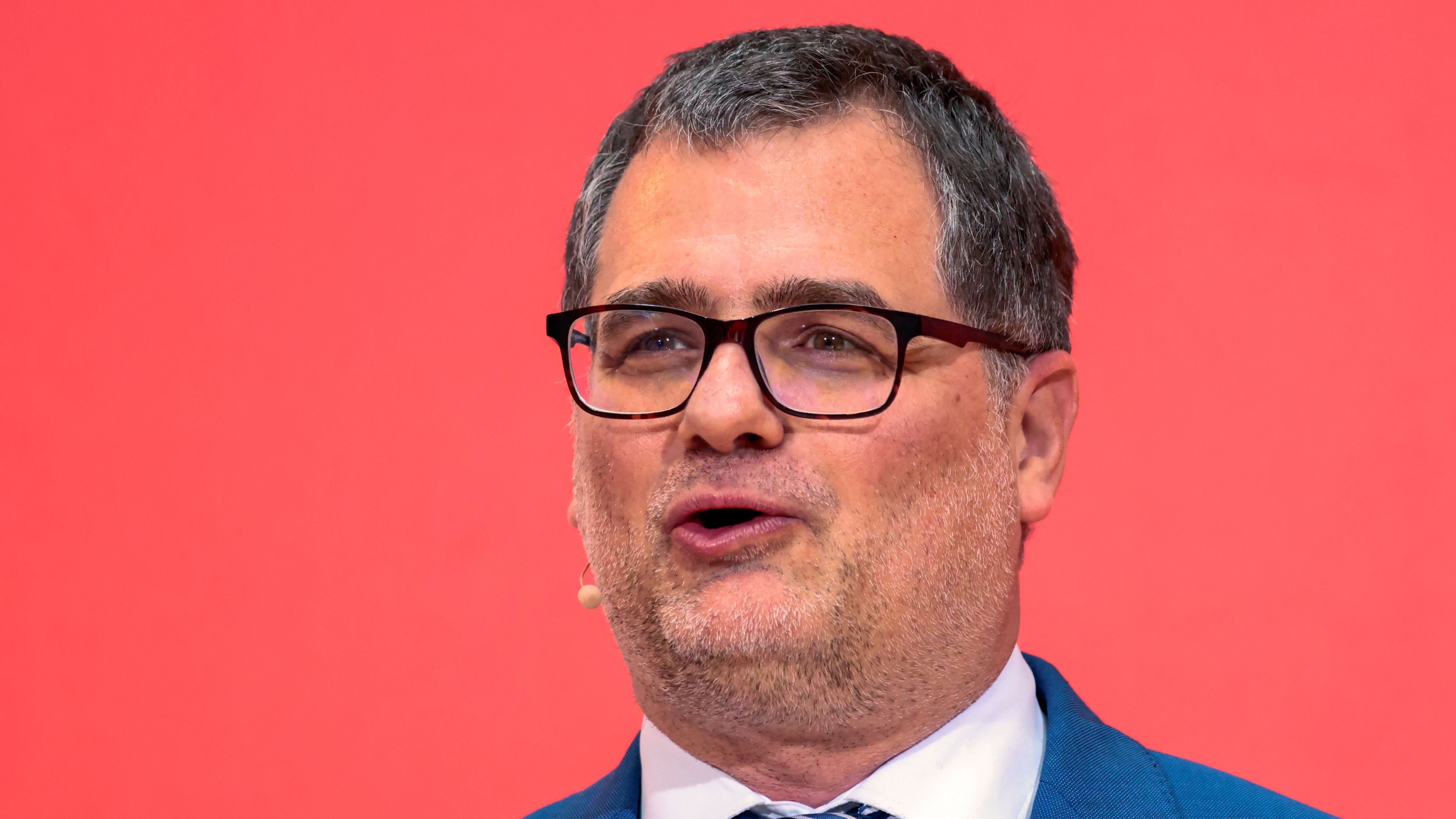 Bundesminister für besondere Aufgaben und Chef des Bundeskanzleramtes: Wolfgang Schmidt (SPD).