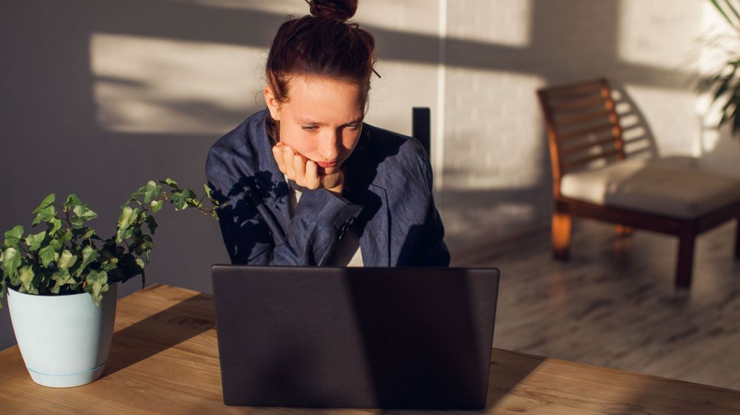 Unglücklich im Job? Laut dieser Studie sind das die Dinge, die uns am unglücklichsten machen.