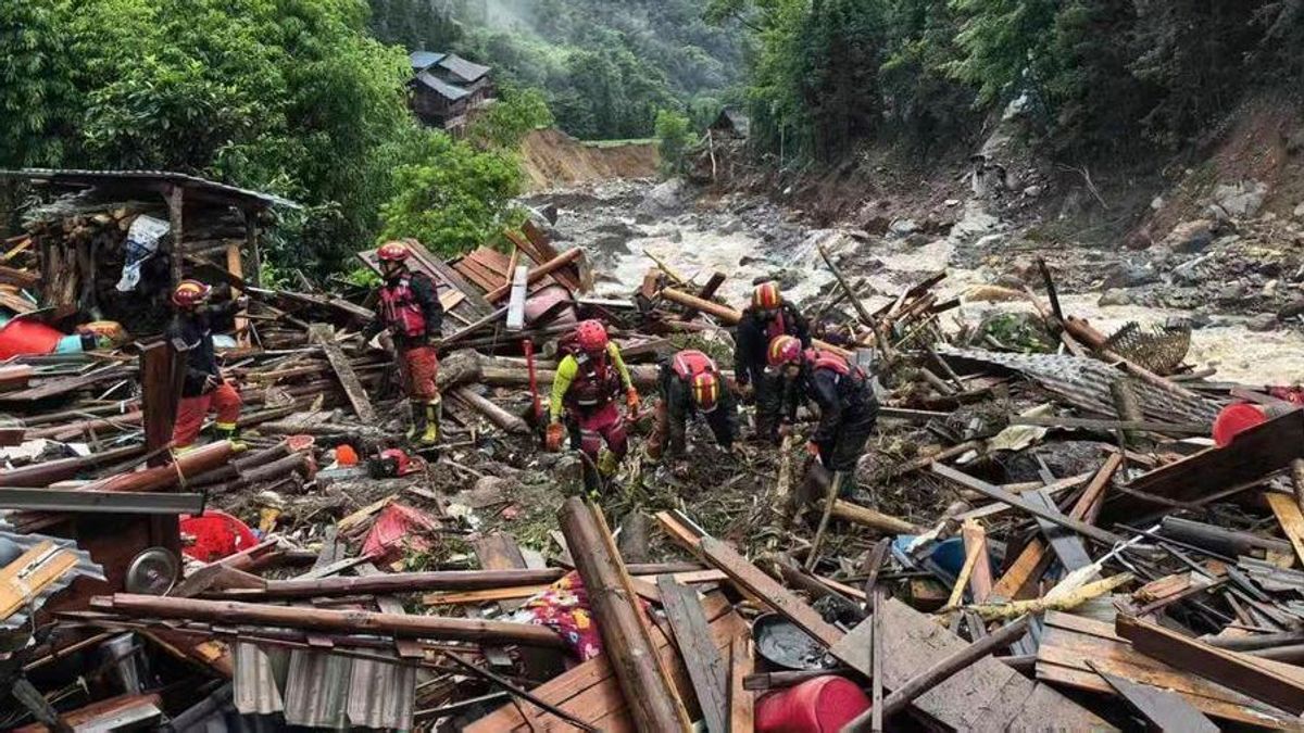 Tote bei Schlammlawinen in China - Behörden warnen erneut